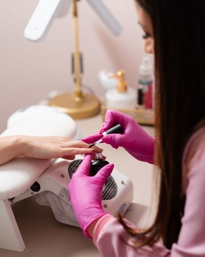 Manicure procedure